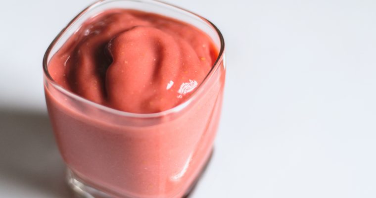 Featured Recipe: Tropical Reds Smoothie!