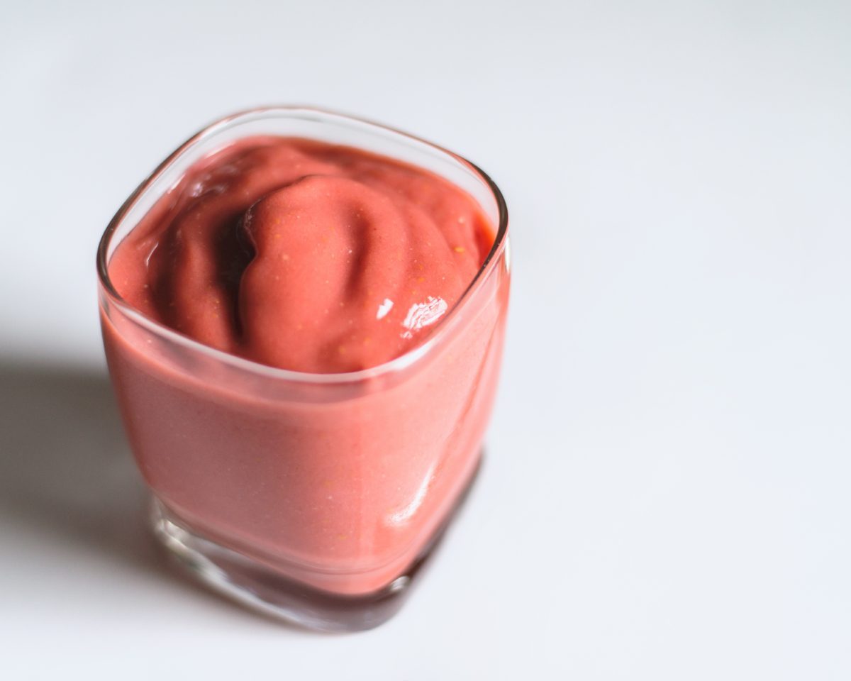 Featured Recipe: Tropical Reds Smoothie!