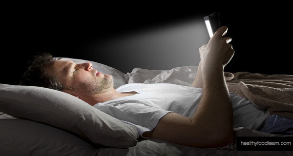 How Does Light From Electronic Devices Hinder Our Health?