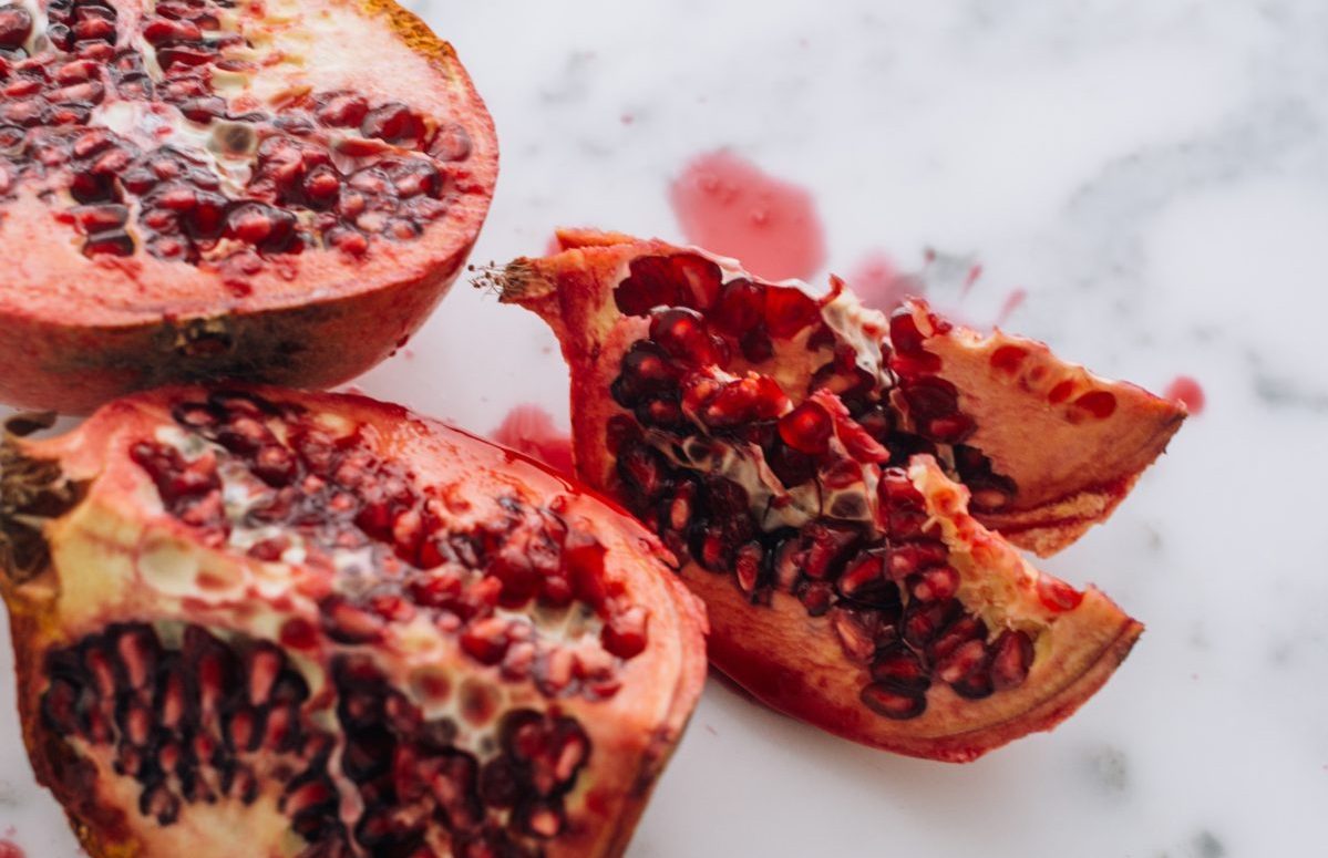 The Benefits of Pomegranate & Why You Should Add Them to Your Diet